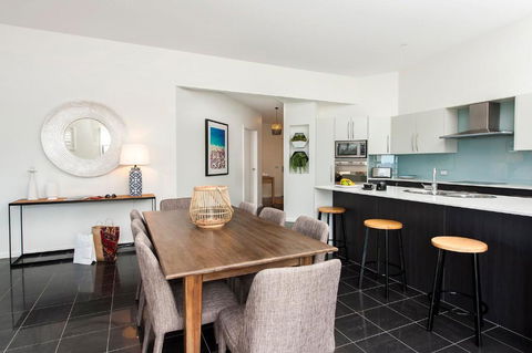 Mollymook Beachfront Penthouse 9 - Nambucca Heads Accommodation 5