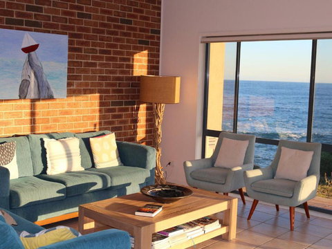 Ocean Views 4 Ocean Street Air Conditioned Luxury With Beautiful Ocean Views - Nambucca Heads Accommodation 3