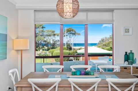 Fathoms 8 Mollymook - Nambucca Heads Accommodation 4