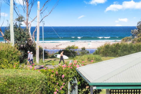 Fathoms 8 Mollymook - Nambucca Heads Accommodation 3