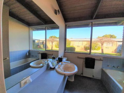GRACEDALE HILLS HOMESTEAD - Nambucca Heads Accommodation 3
