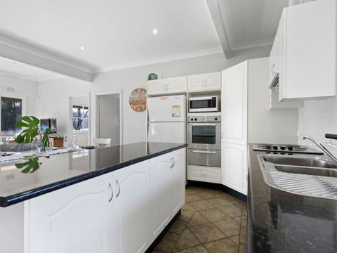 Rakali Cottage Lake Conjola - Nambucca Heads Accommodation 3