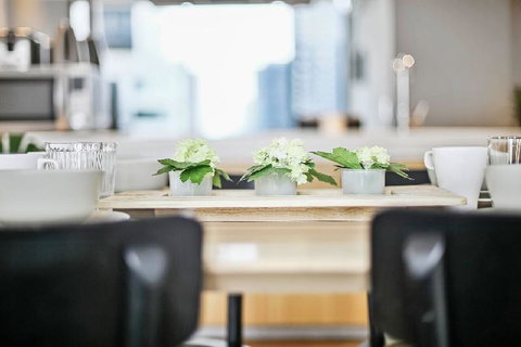 A Stylish 2BR CBD Apt With Beautiful City Views - Nambucca Heads Accommodation 2
