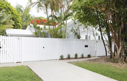 A PERFECT STAY Barrel & Branch Heart Of Town - Nambucca Heads Accommodation 0