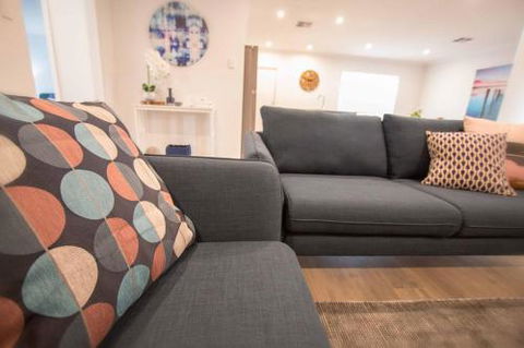 Contemporary â€˜Espritâ€™ With River Reserve Access - Nambucca Heads Accommodation 5