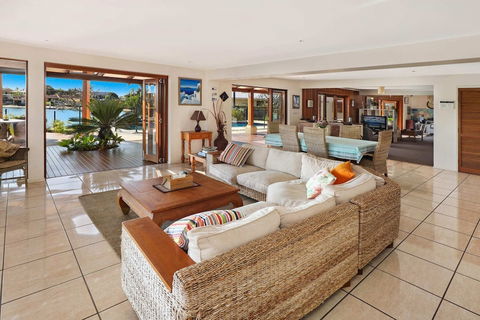 Schirmann Waterfront Home - Nambucca Heads Accommodation 4