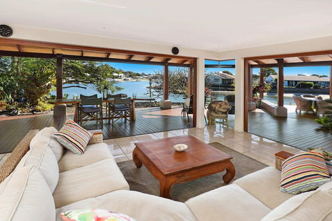 Schirmann Waterfront Home - Nambucca Heads Accommodation 5