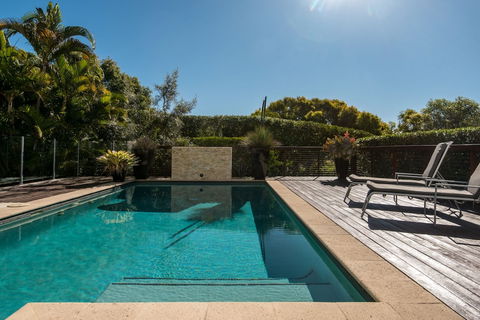 Sunshine Coast White House - Nambucca Heads Accommodation 3
