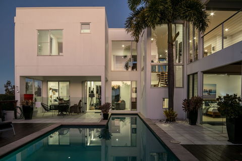 Sunshine Coast White House - Nambucca Heads Accommodation 0