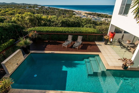 Sunshine Coast White House - Nambucca Heads Accommodation 2