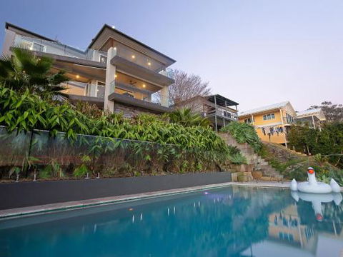 Absolute Waterfront Lakehouse Fishing Point Waterfront Pool Jetty - Nambucca Heads Accommodation 0