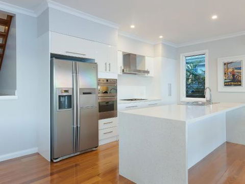 Absolute Waterfront Lakehouse Fishing Point Waterfront Pool Jetty - Nambucca Heads Accommodation 5