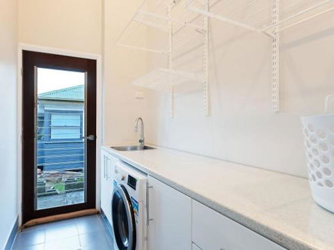 Absolute Waterfront Lakehouse Fishing Point Waterfront Pool Jetty - Nambucca Heads Accommodation 1