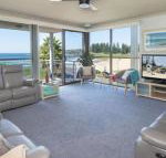 At The Beach Kiama Surf Beach at your doorstep - Nambucca Heads Accommodation