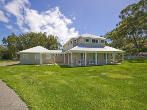 Echo Beach House 16 Reflections Dr Luxurious House With Magnificent Pool & Ducted Air - Nambucca Heads Accommodation 0