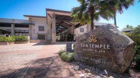 Sea Temple Port Douglas Swim Out Two Bathrooms Direct Pool Access - Nambucca Heads Accommodation 2