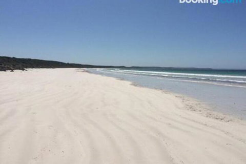 DEstrees Bay Beach House - Nambucca Heads Accommodation 3