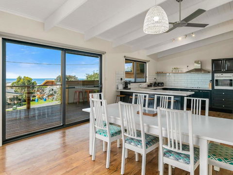 Waikiki Views - Nambucca Heads Accommodation 3