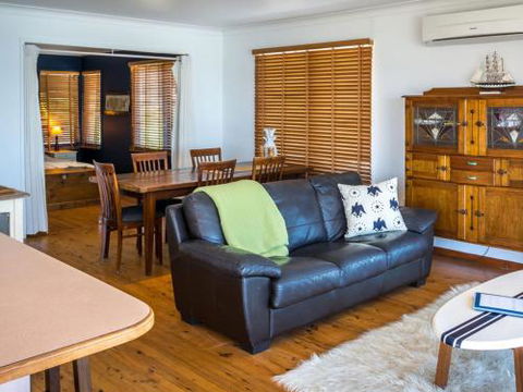 90 OCEANS EDGE Gerroa 4pm Check Out Sundays - Nambucca Heads Accommodation 1