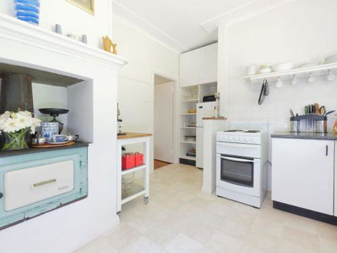 Redwood Cottage Burradoo Getaway Southern Highlands 4pm Check Out Sunday - Nambucca Heads Accommodation 4