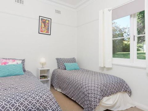 Redwood Cottage Burradoo Getaway Southern Highlands 4pm Check Out Sunday - Nambucca Heads Accommodation 2