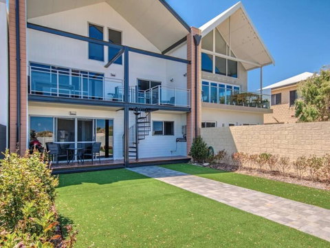 Surf & Sun In Silver Sands - Nambucca Heads Accommodation 3