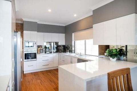 Panoramic Views 170 Mitchell Pde - Nambucca Heads Accommodation 3