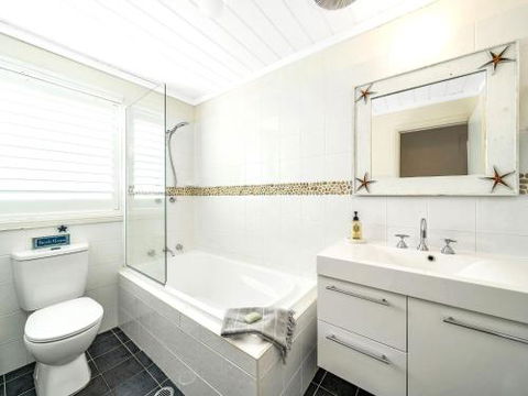Mermaid Cottage At Hyams Beach 4pm Check Out Sundays - Nambucca Heads Accommodation 2