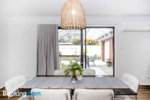 Lake Dreaming 4 Lulworth - Nambucca Heads Accommodation 5