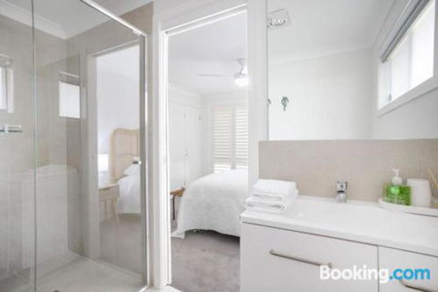 Lake Dreaming 4 Lulworth - Nambucca Heads Accommodation 3