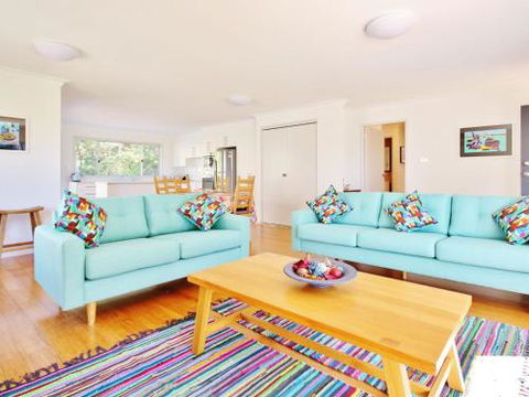 Elaine At Hyams 4pm Check Out Sundays - Nambucca Heads Accommodation 6