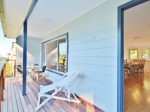 Elaine At Hyams 4pm Check Out Sundays - Nambucca Heads Accommodation 4