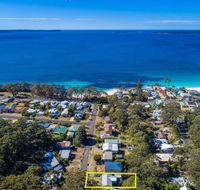 Elaine at Hyams 4pm Check Out Sundays - Nambucca Heads Accommodation