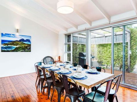 Harlequin Beach House 4pm Check Out Sundays - Nambucca Heads Accommodation 1