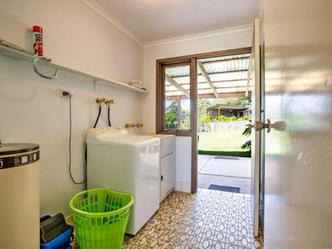 Fishermans Rest 4pm Check Out Sundays - Nambucca Heads Accommodation 4