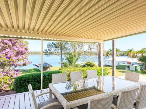 On Golden Ponds At Erowal Bay 4pm Check Out Sundays - Nambucca Heads Accommodation 0