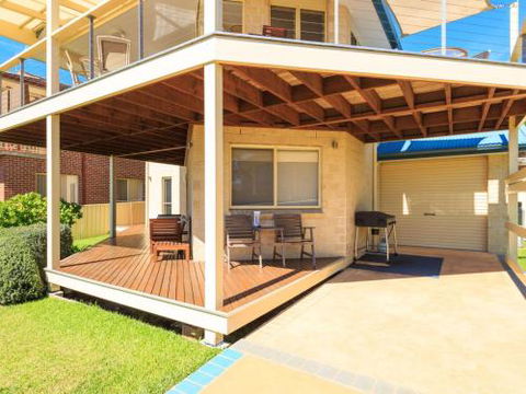 Pollys Escape Main House Cottage Vincentia 4pm Check Out Sundays - Nambucca Heads Accommodation 3