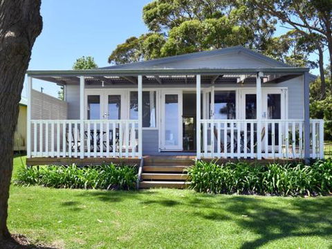 The Waterfront House 4pm Check Out Sundays - Nambucca Heads Accommodation 0