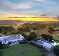 Wembley House Southern Highlands with 4pm Check Out Sunday - Nambucca Heads Accommodation