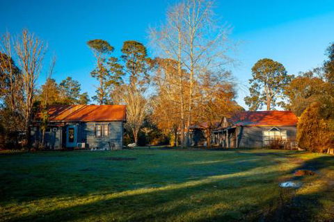 Acheron Valley Lakefront Cottages - Nambucca Heads Accommodation 3