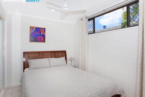 Schirrmann 56 Four Bedroom Home On Canal With Pool Pontoon Aircon & WiFi! - Nambucca Heads Accommodation 4