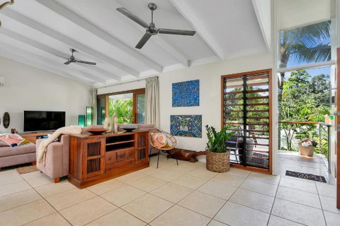 Vista Hillview Family Villa - Nambucca Heads Accommodation 3