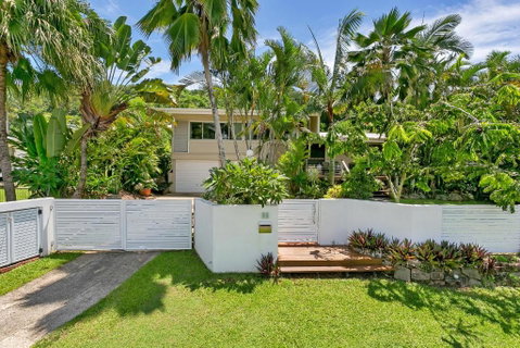 Vista Hillview Family Villa - Nambucca Heads Accommodation 1
