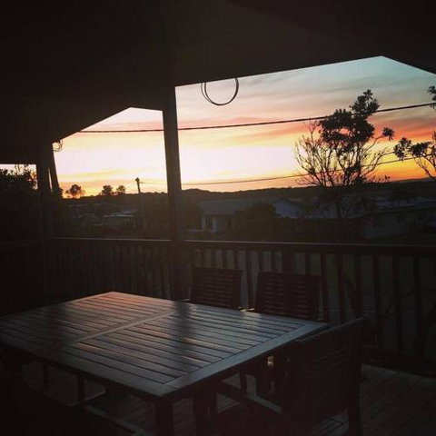 Sunset Deck Beach House Sandy Point - Nambucca Heads Accommodation 0