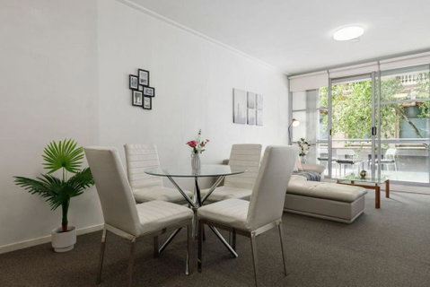 A Cozy & Modern Studio Next To Darling Harbour - Nambucca Heads Accommodation 2