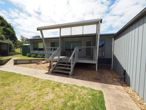 27 Beach Parade Sandy Point - Nambucca Heads Accommodation 0
