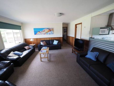 27 Beach Parade Sandy Point - Nambucca Heads Accommodation 2