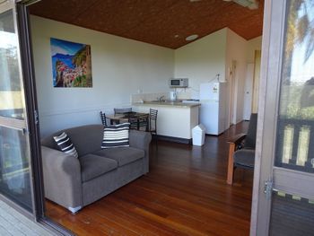 #22 Korora Palms 1 Bedroom Bure - Nambucca Heads Accommodation 3