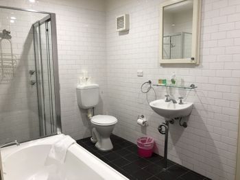 Sydney Harbor Town Houses Longs Ln - Nambucca Heads Accommodation 4