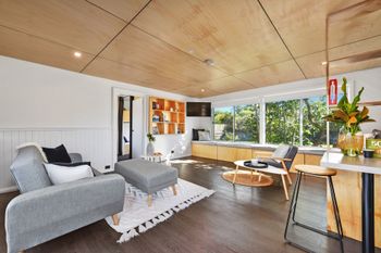 4 Bedroom Entertainer With Bungalow Next To Beach - Nambucca Heads Accommodation 0